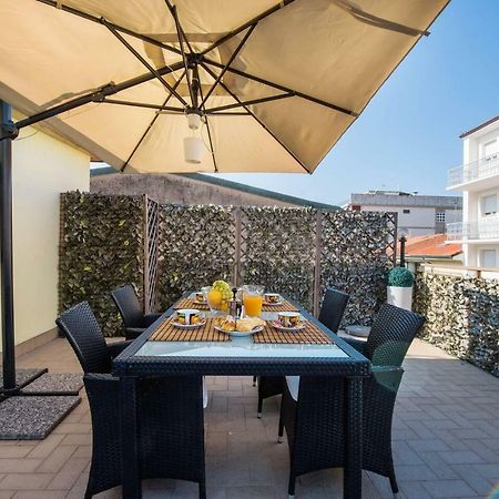 Altido Apt For 8 With Huge Terrace In Old Town Of Viareggio Exterior photo