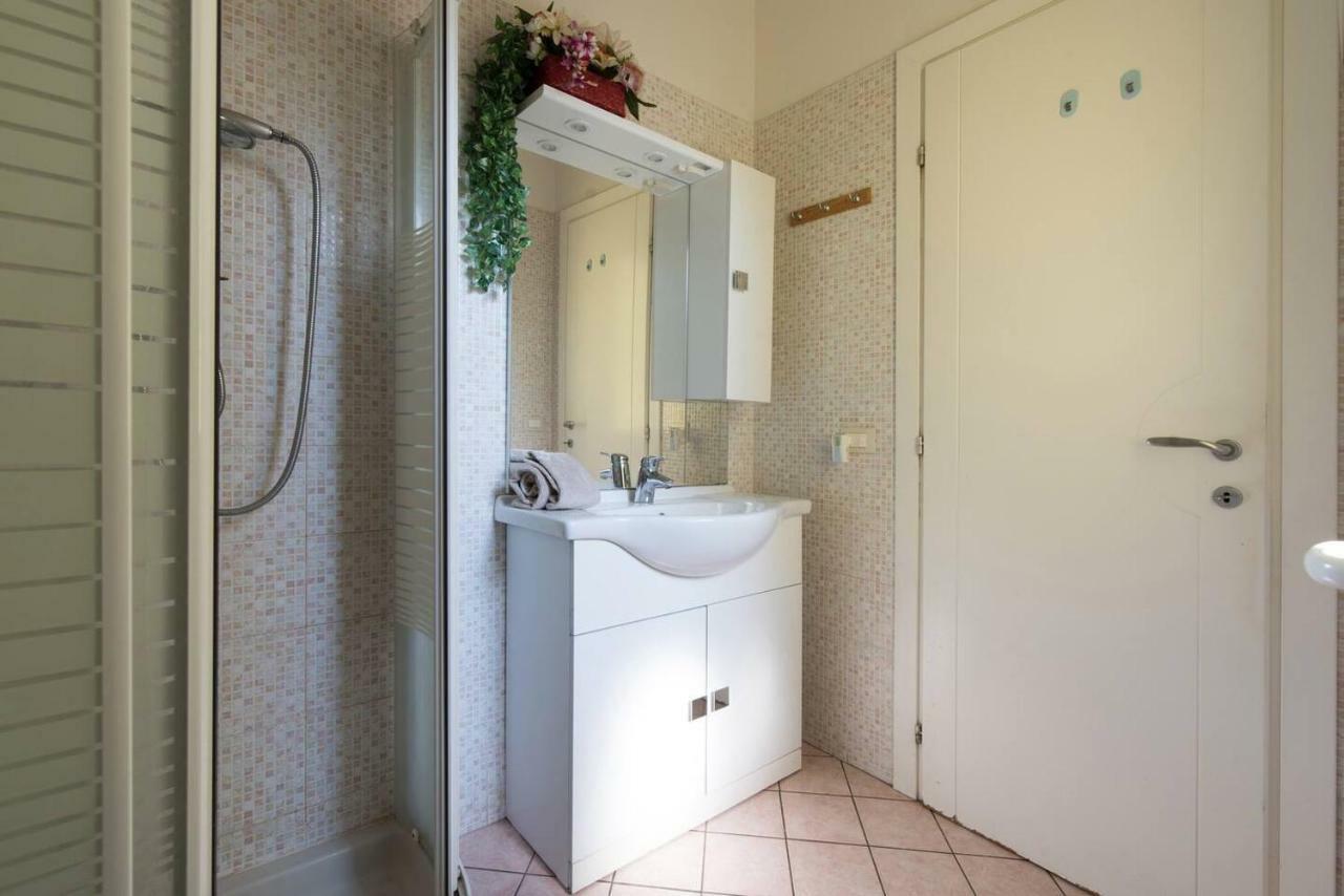 Altido Apt For 8 With Huge Terrace In Old Town Of Viareggio Exterior photo