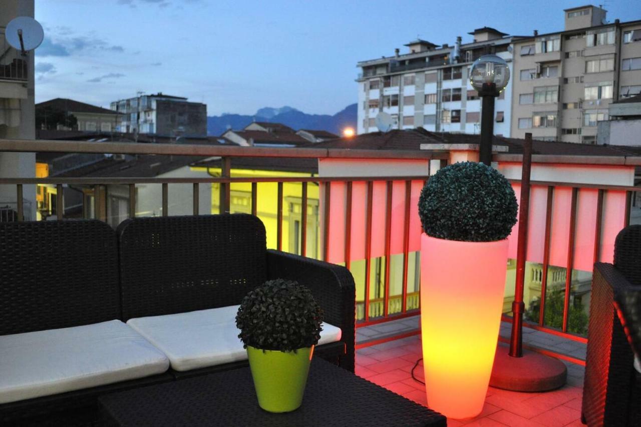 Altido Apt For 8 With Huge Terrace In Old Town Of Viareggio Exterior photo