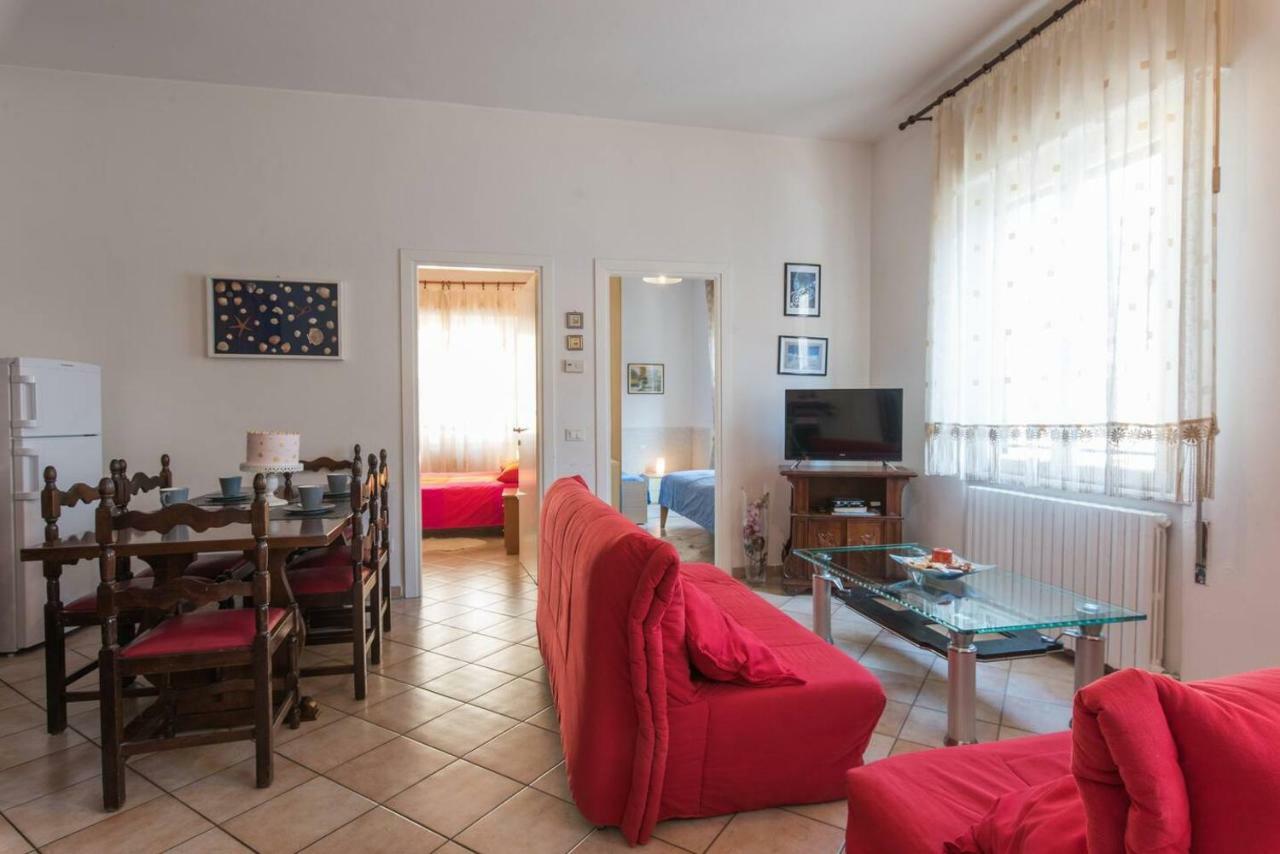 Altido Apt For 8 With Huge Terrace In Old Town Of Viareggio Exterior photo